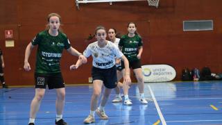 Veterinaria conquista el título de Fútbol Sala femenino en una final apasionante
